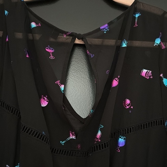 NWOT Torrid Elegant Black V-Neck Dress w/Cap Sleeves w/Embellishments.Size 00=10 - Picture 5 of 15